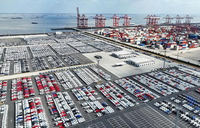 2022年我國(guó)貨物貿(mào)易進(jìn)出口總值突破42萬(wàn)億元，電子商務(wù)驅(qū)動(dòng)增長(zhǎng)7.7%